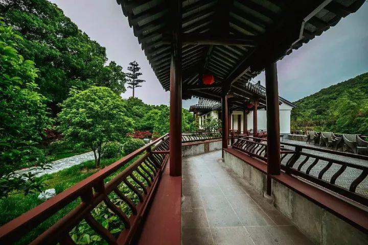 智问·老公给你礼物什么都不想要怎么回事?-高效解答你的问题