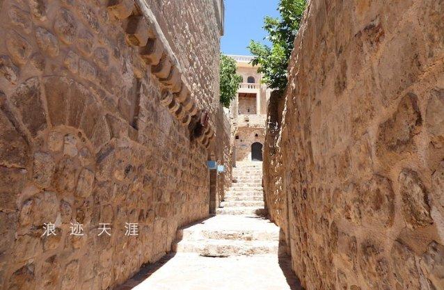 压制费玉清、周华健多年，史上唯一“三金歌王”，为何内地无人知