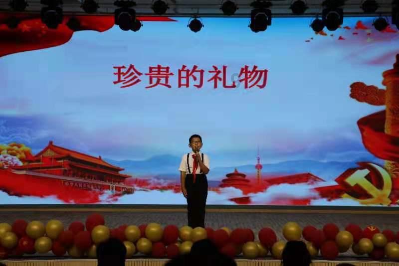 在说话上不注意东西，为什么？游戏画面